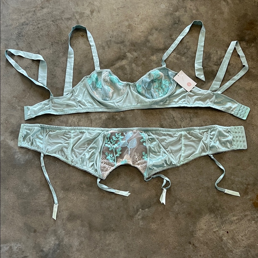 ICollection Light Aqua Embroidered Lingerie Set